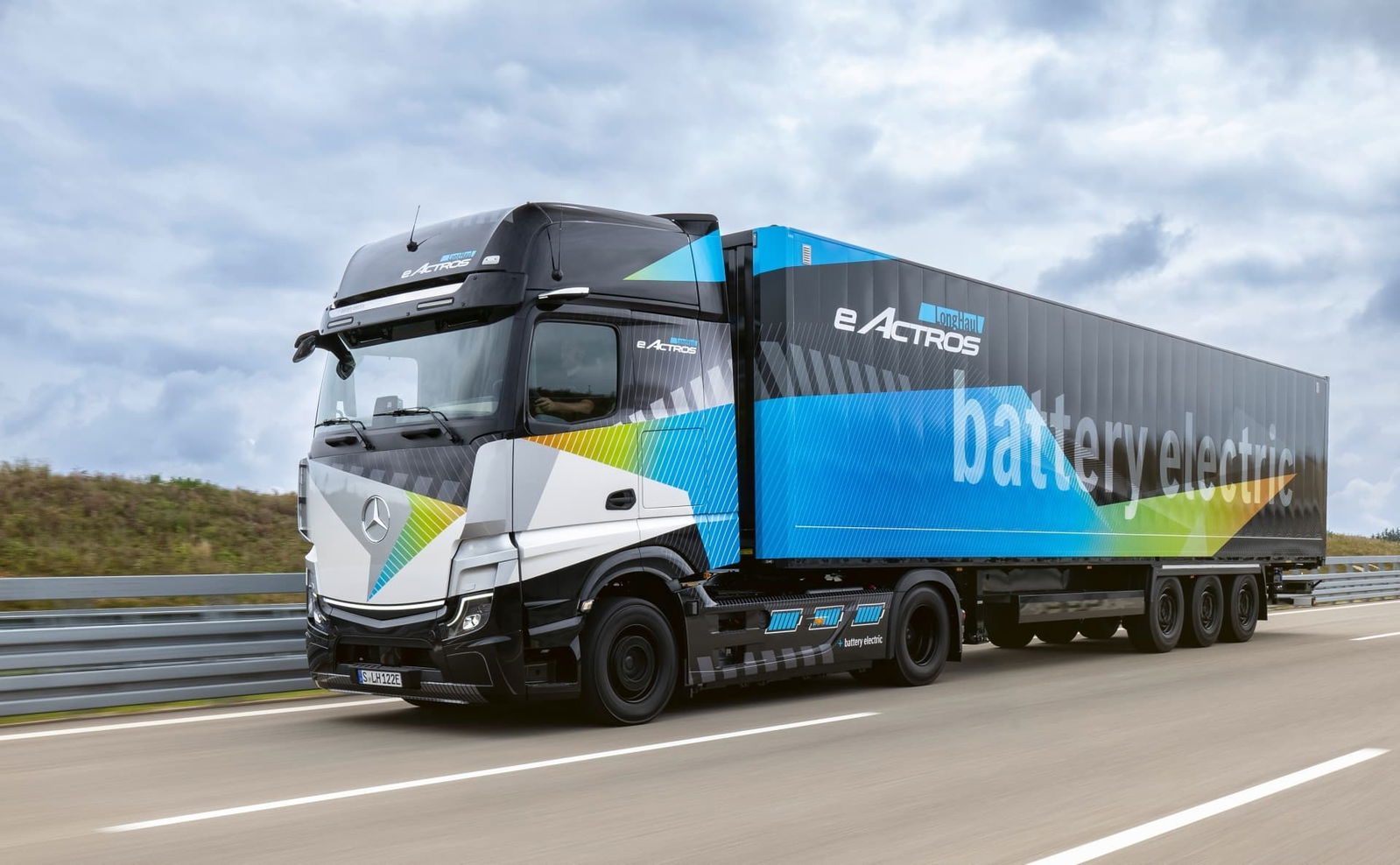 Mercedes Benz Eactros Longhaul Mercedes Benz Eactros Longhaul Mercedes Benz Eactros Longhaul Mercedes Benz Eactros Longhaul
