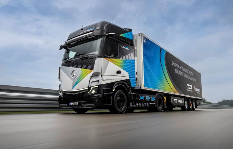 Mercedes Benz Eactros Longhaul Mit Etrailer Mercedes Benz Eactros Longhaul With Etrailer