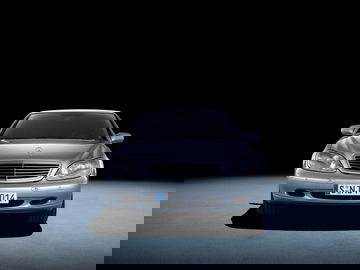 Die Evolution Des Kühlergrills: Von Der Chromveredelten Kühlermaske Zum Avantgardistischen Designobjekt Und Sensorträger The Evolution Of The Radiator Grille – From Chrome Edged Radiator Cover To Avant Garde Design Artefact And Sensor Hub