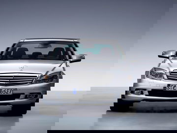 Die Evolution Des Kühlergrills: Von Der Chromveredelten Kühlermaske Zum Avantgardistischen Designobjekt Und Sensorträger The Evolution Of The Radiator Grille – From Chrome Edged Radiator Cover To Avant Garde Design Artefact And Sensor Hub