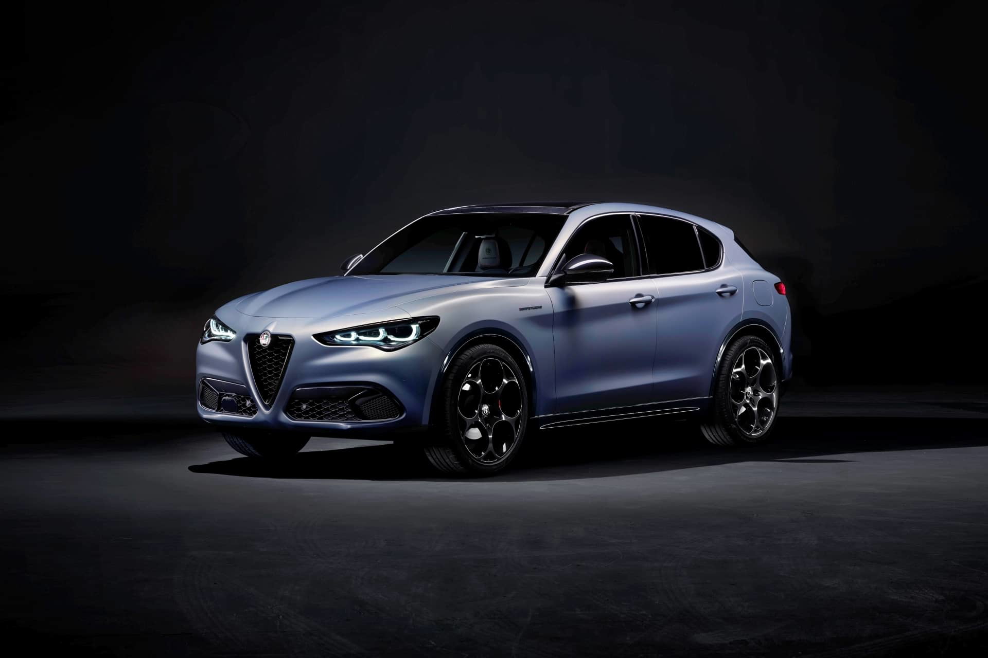 Alfa Romeo Giulia Stelvio 2023 23