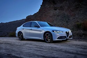 Alfa Romeo Giulia Stelvio 2023 24