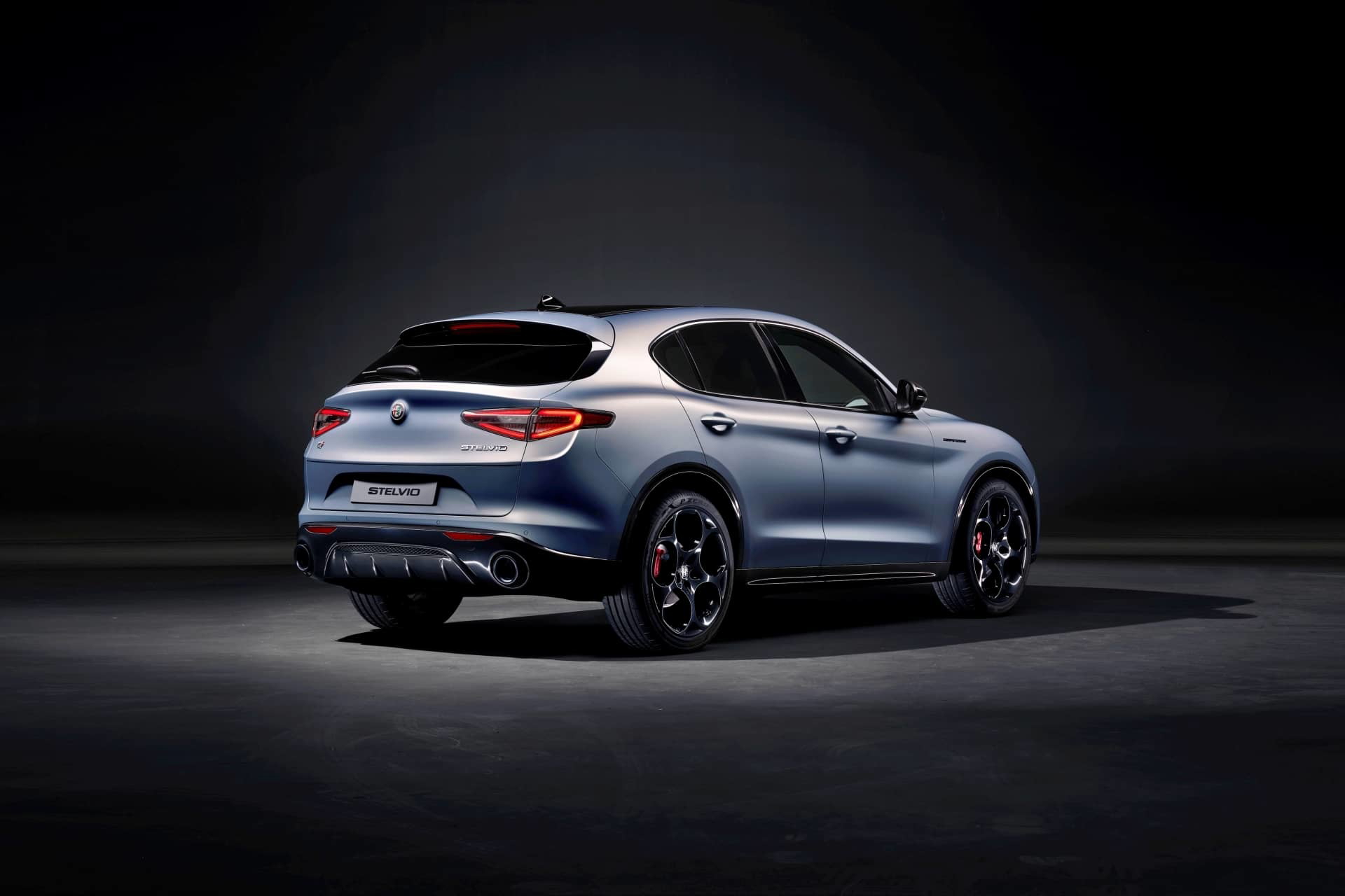 Alfa Romeo Giulia Stelvio 2023 30