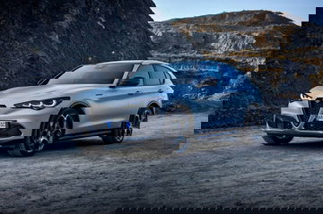 Alfa Romeo Giulia Stelvio 2023 35