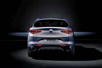 Alfa Romeo Giulia Stelvio 2023 44