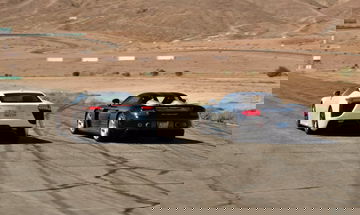 Drag Race Lexus Lfa Porsche Carrera Gt 1022 01