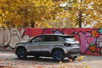 Jeep Avenger 2023 09