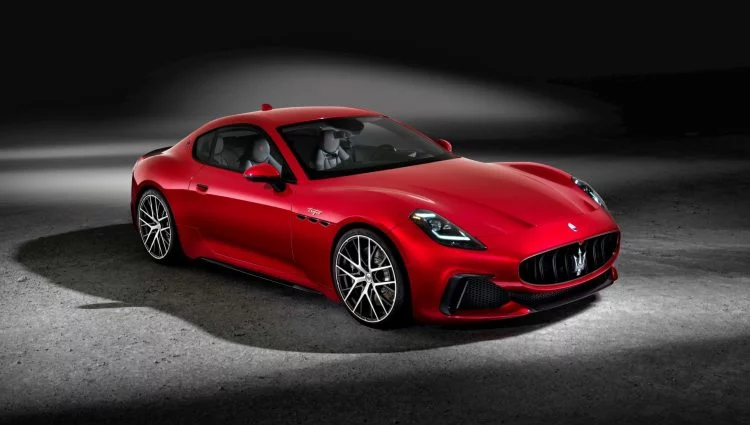 Maserati Granturismo 2023 1022 02