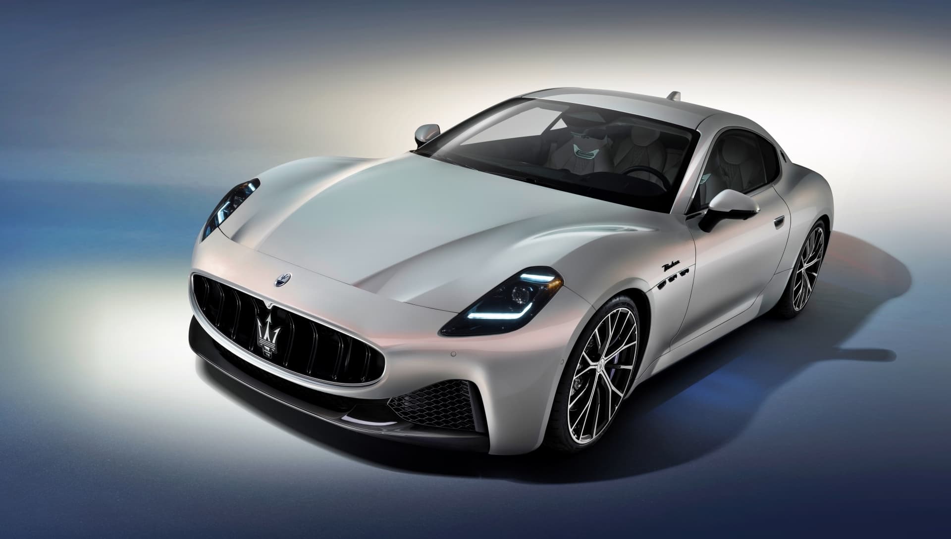 Maserati Granturismo 2023 1022 10