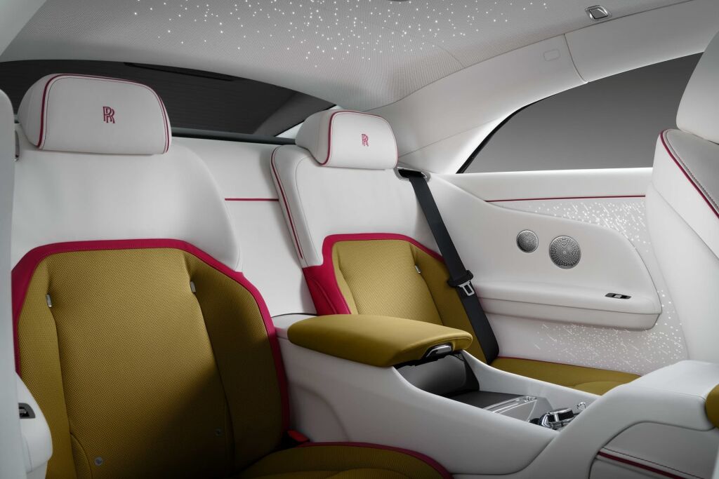 rolls-royce-spectre-2023-16-634eaa3b69736-1024x683.jpg