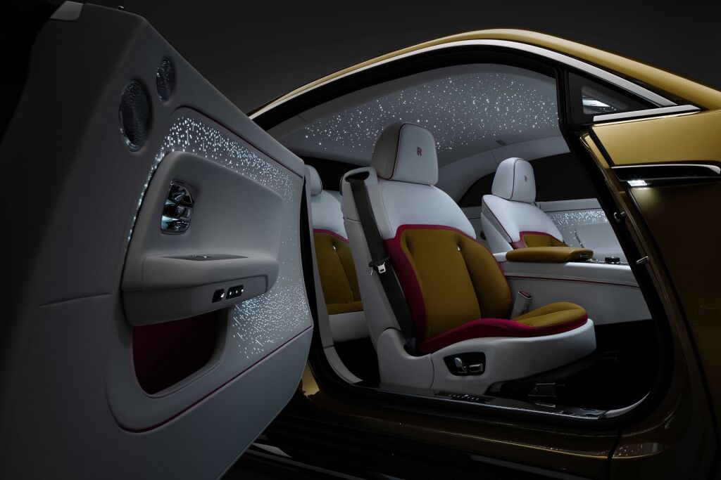rolls-royce-spectre-2023-27-634eaa5b51b9b-1024x683.jpg