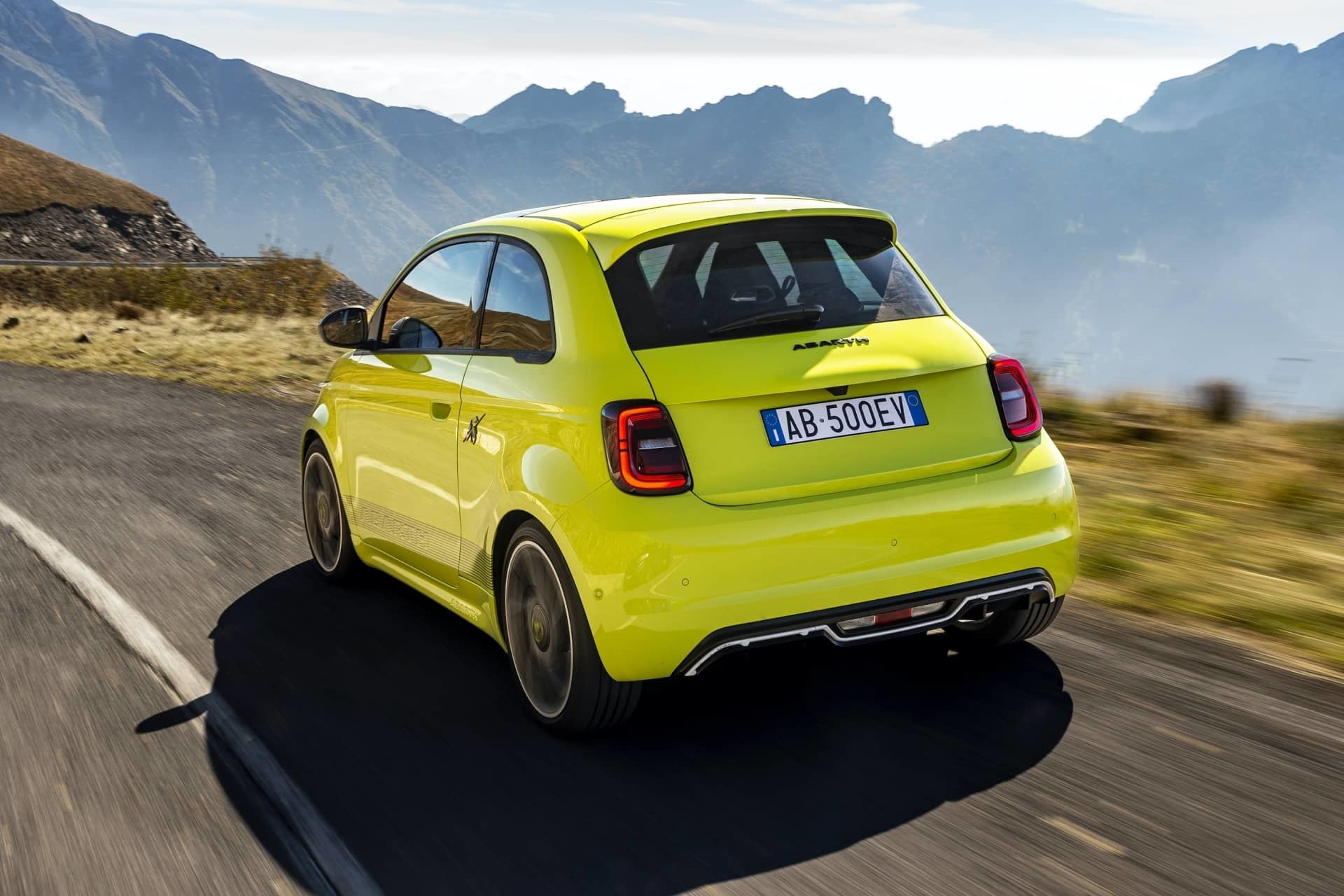 Abarth 500e 2023 08