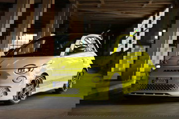 Abarth 500e 2023 10