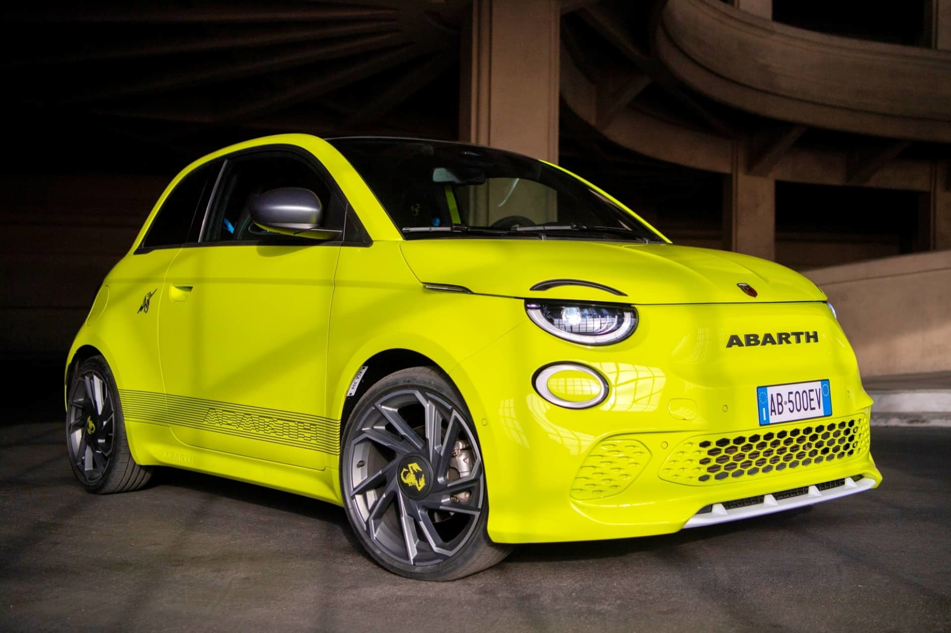 Abarth 500e 2023 14