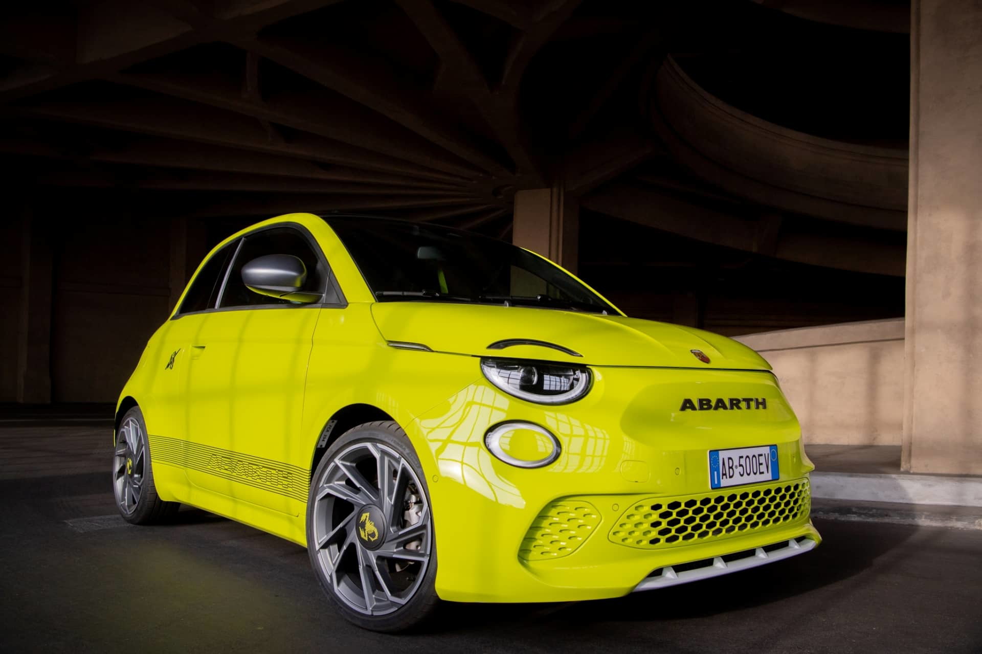 Abarth 500e 2023 16