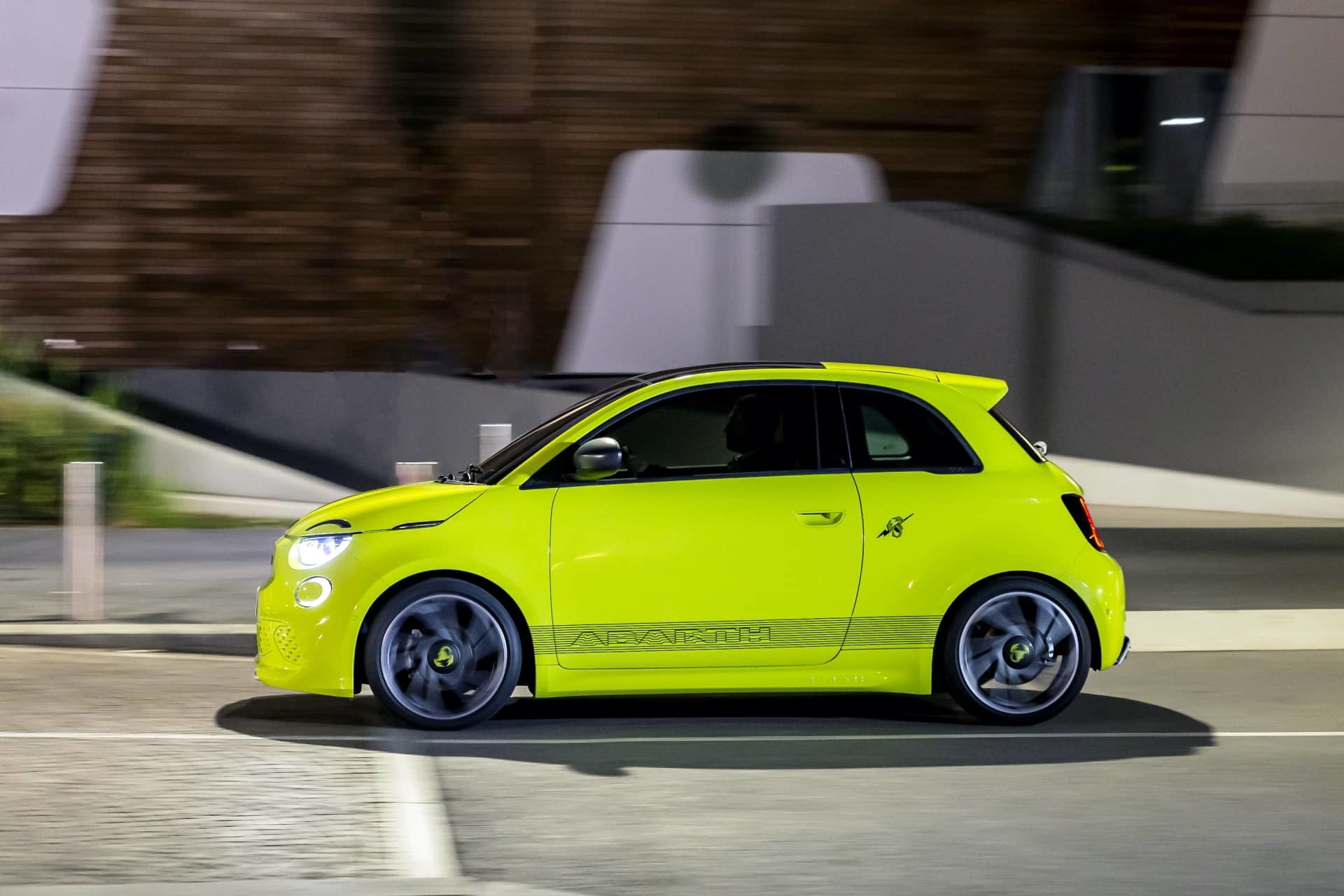 Abarth 500e 2023 23