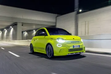 Abarth 500e 2023 27