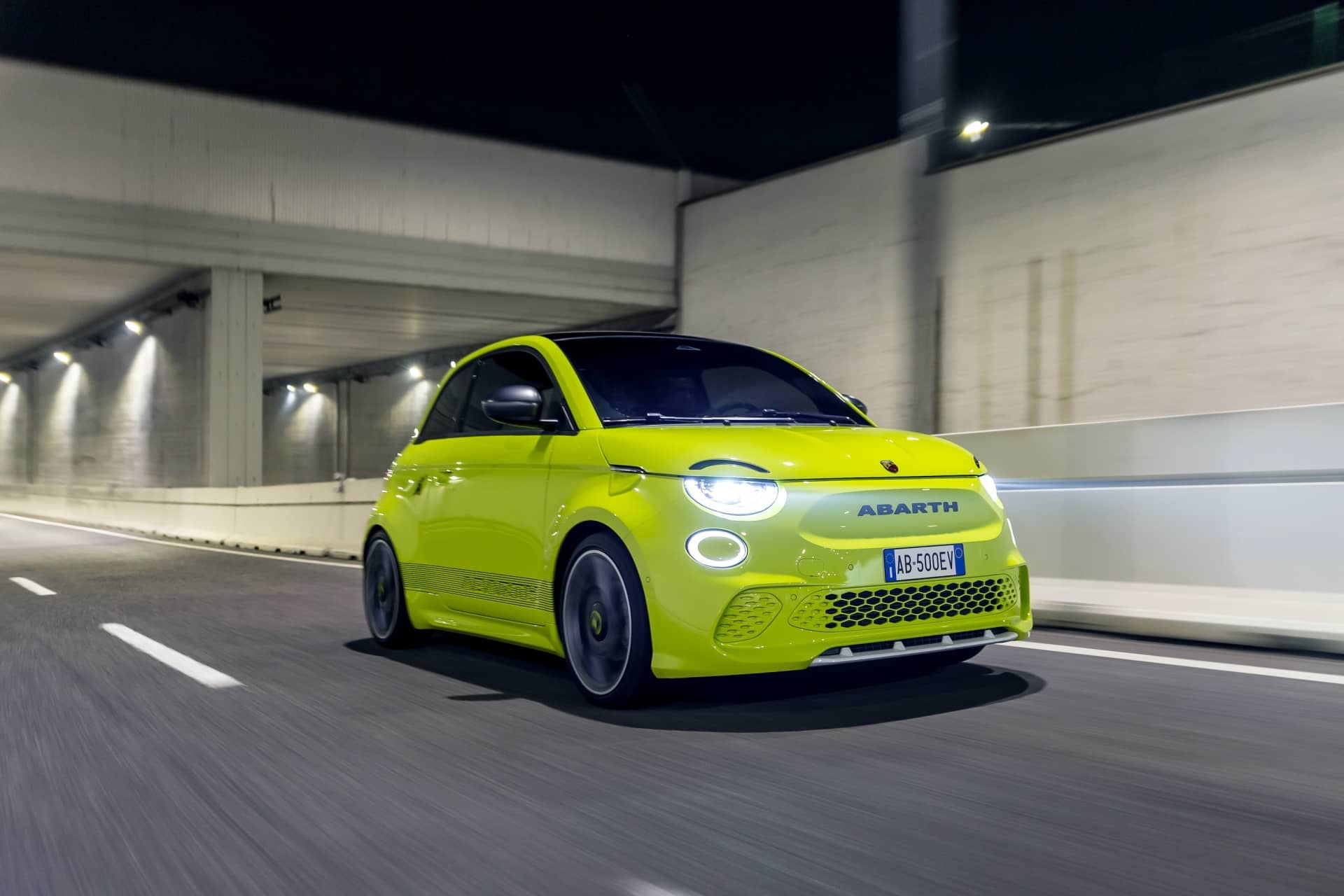 Abarth 500e 2023 27