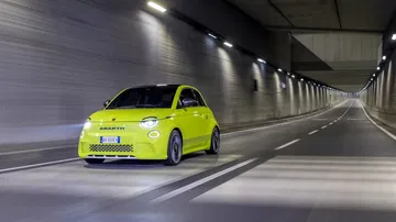 Abarth 500e 2023 28