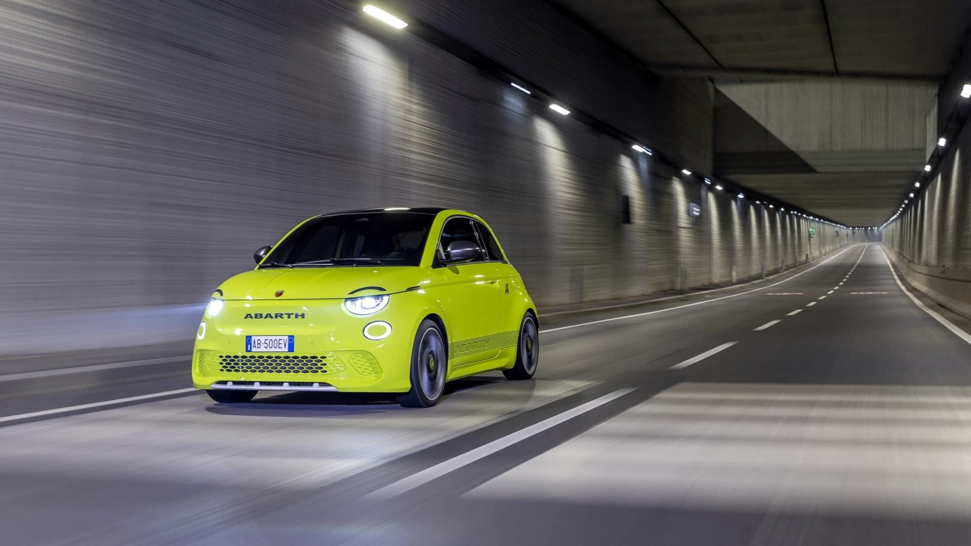 Abarth 500e 2023 28