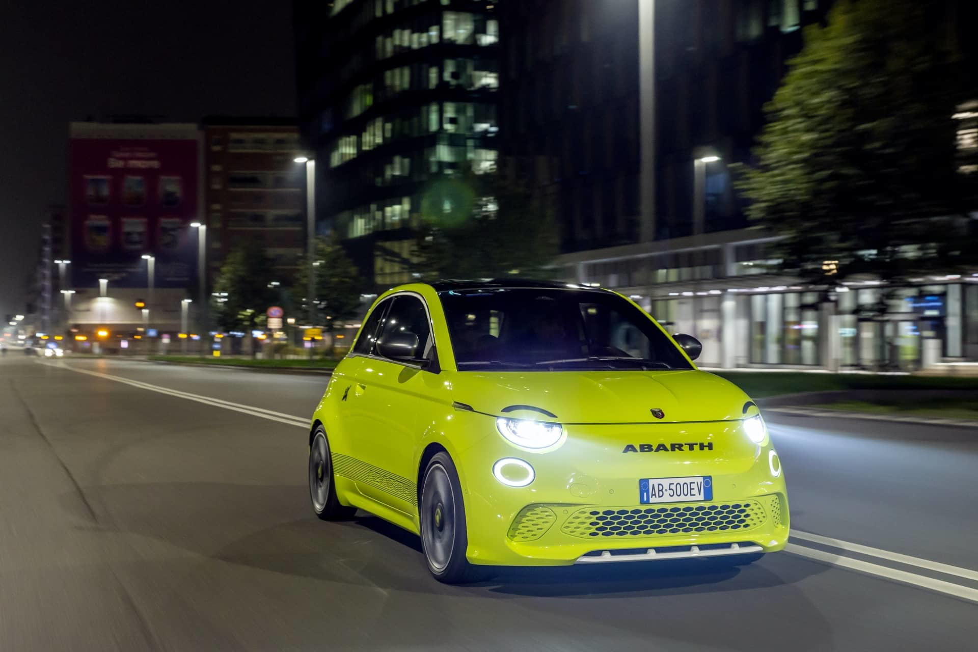 Abarth 500e 2023 30