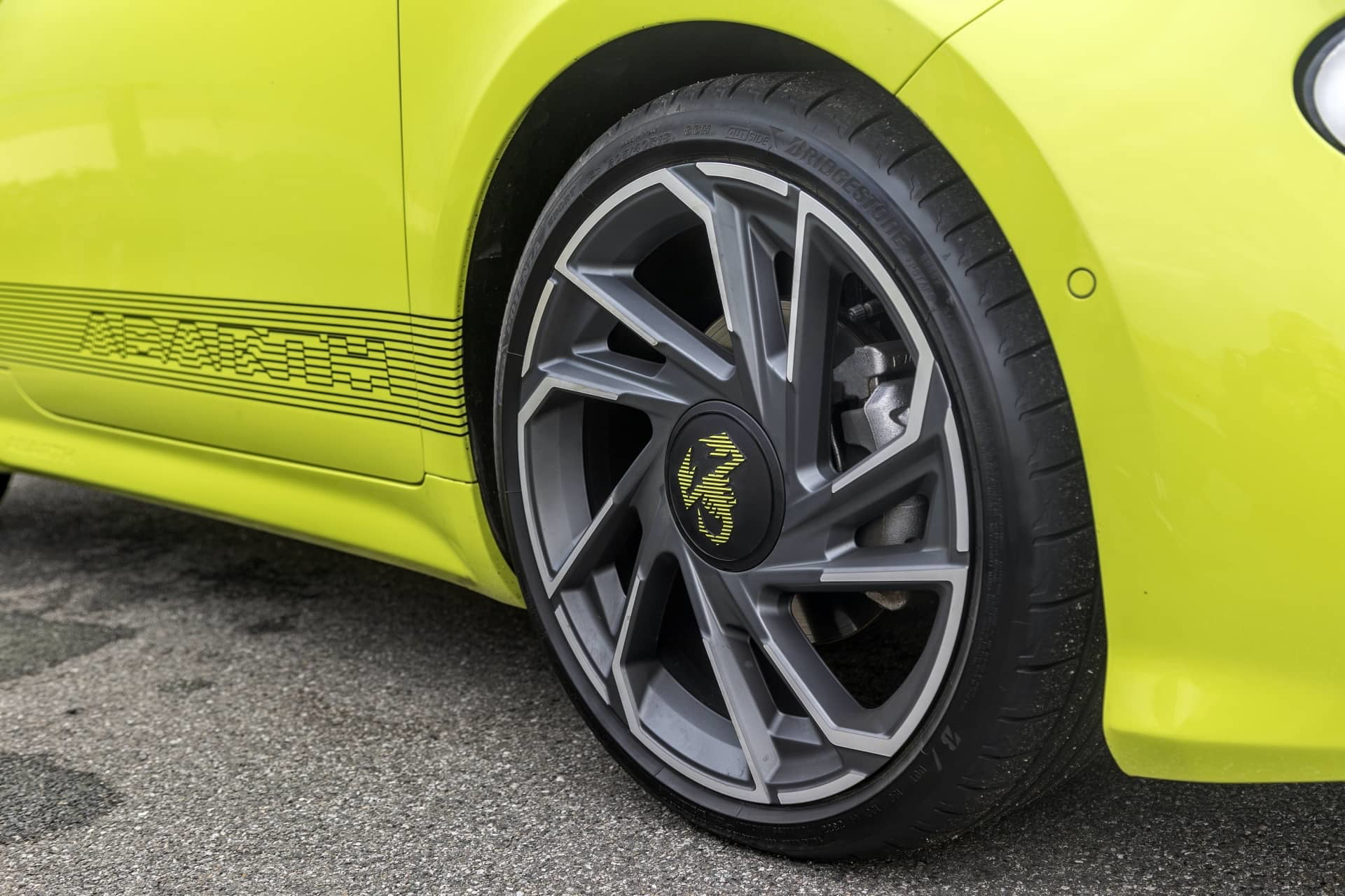 Abarth 500e 2023 32