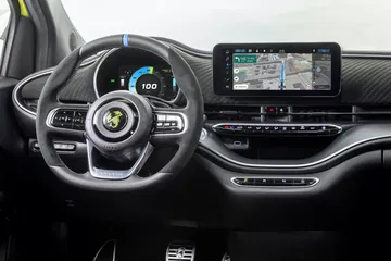Abarth 500e 2023 36