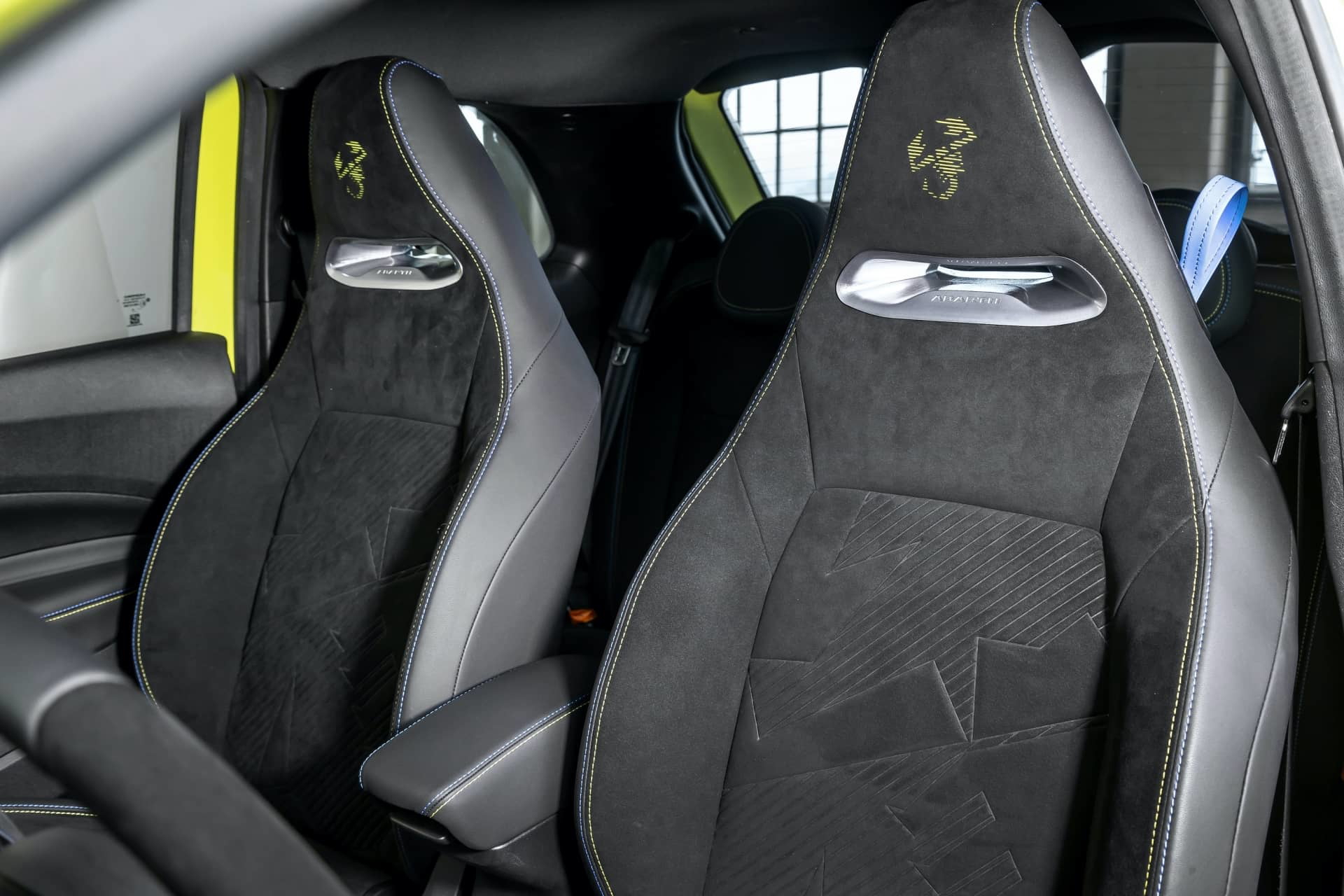 Abarth 500e 2023 49