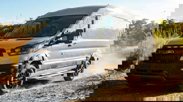 Ford Transit Trail 2023 01