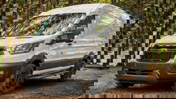 Ford Transit Trail 2023 02