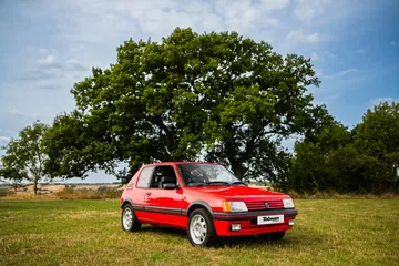 Peugeot 205 Gti Restomod 11