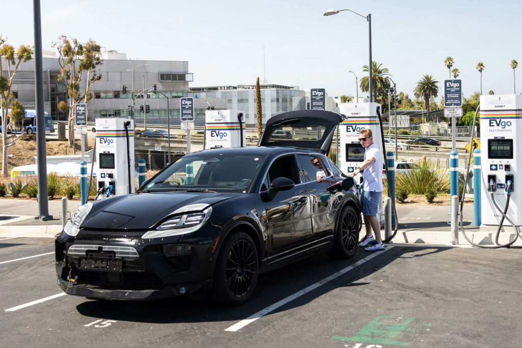 porsche-macan-electrico-plataforma-ppe-noresizing-02-636e53bd49285-1024x683.jpg