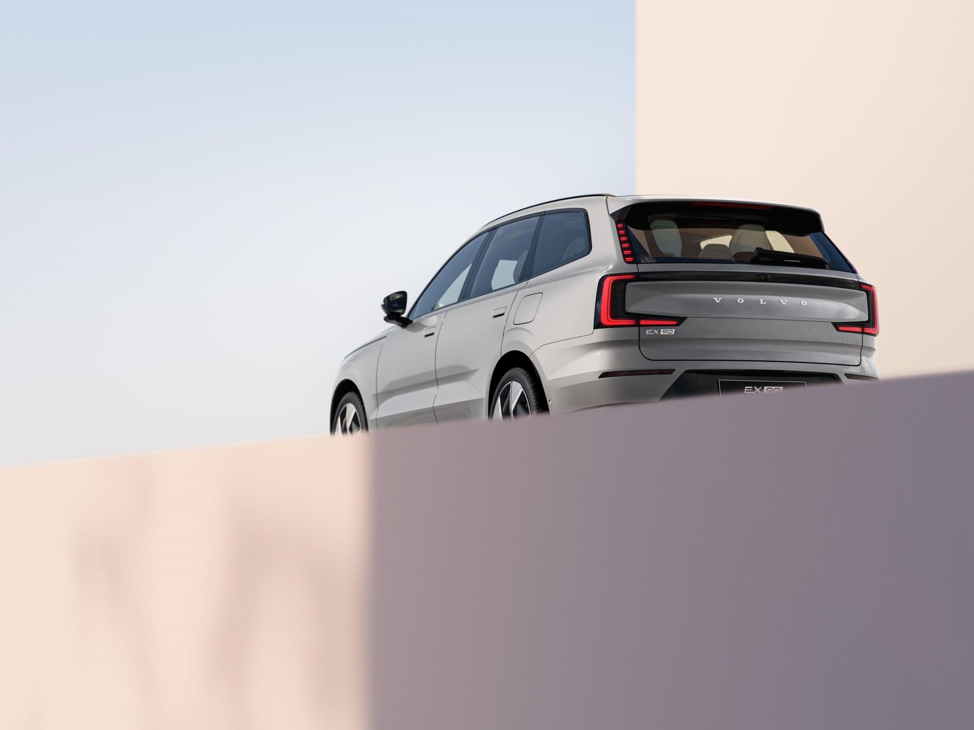 Volvo Ex90