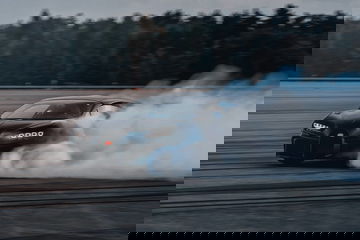 Bugatti Chiron Pur Sport Video Derrape Drift 02