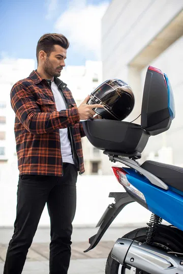 Kymco Agility 125 Azul Movimiento 09