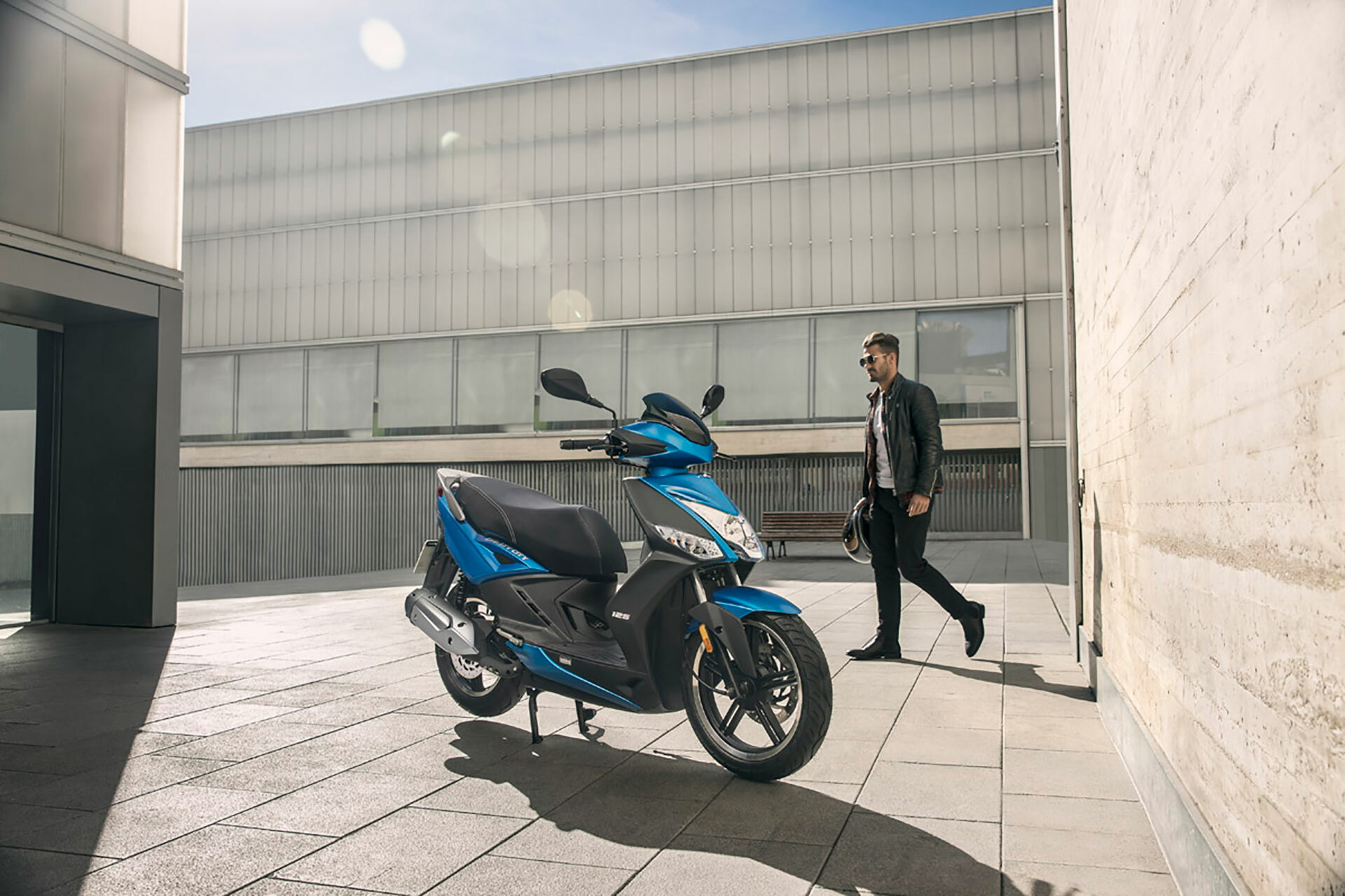 Kymco Agility 125 Azul Movimiento 21