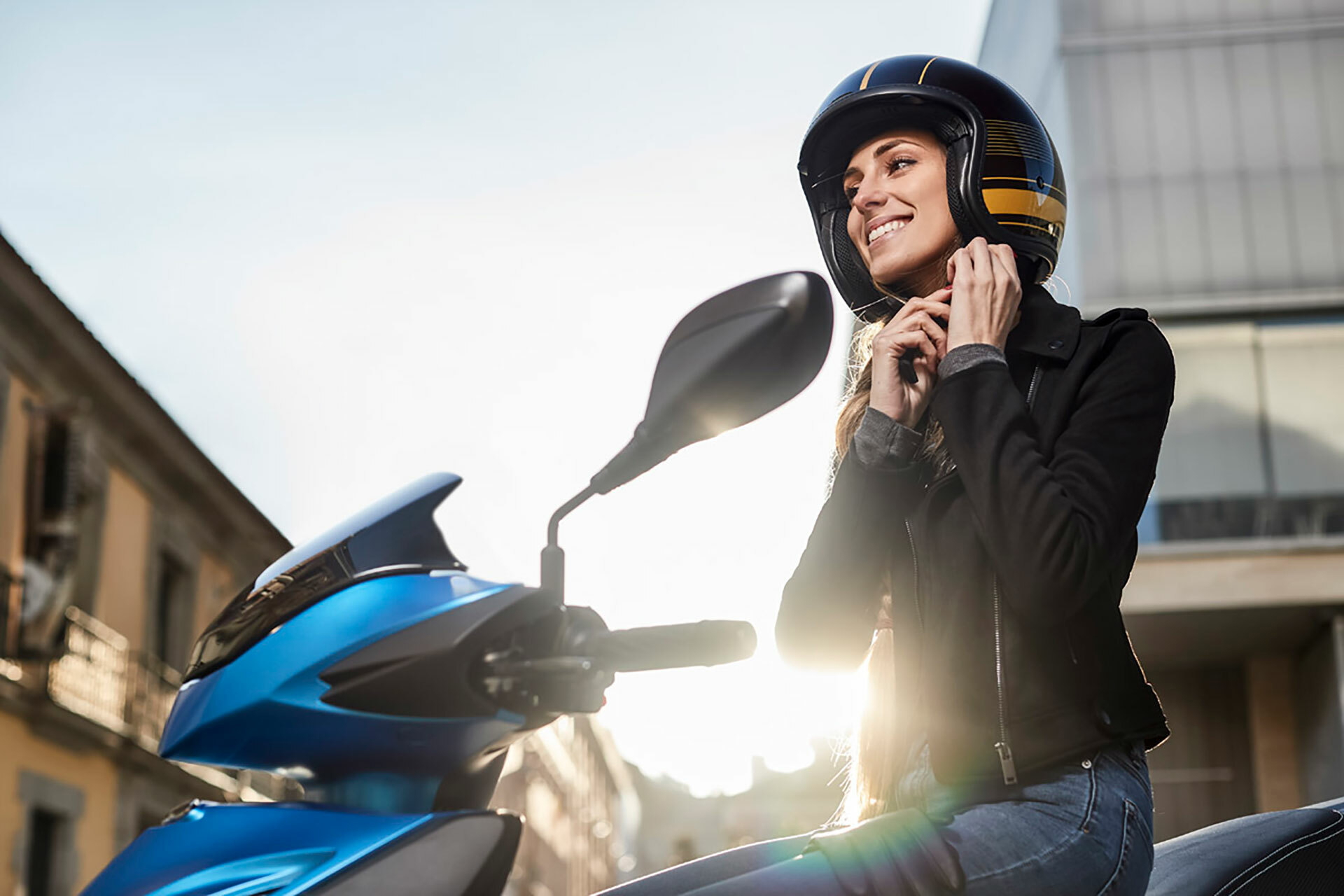 Kymco Agility 125 Azul Movimiento 23