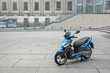 Kymco Agility 125 Azul Movimiento 25