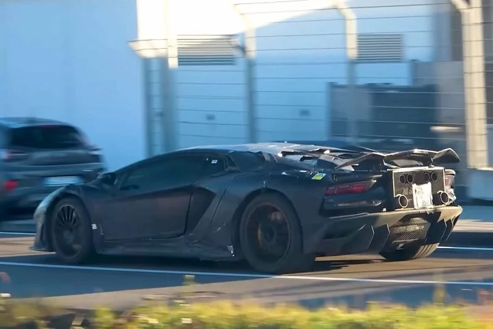 Sustituto Lamborghini Aventador V12 Video 1