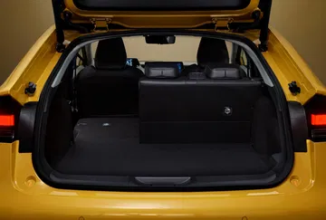 Toyota Prius Phev 2023 23