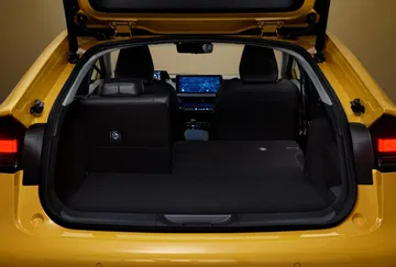 Toyota Prius Phev 2023 24