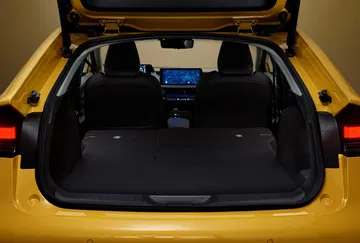 Toyota Prius Phev 2023 25