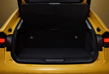 Toyota Prius Phev 2023 26