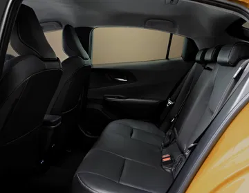 Toyota Prius Phev 2023 35