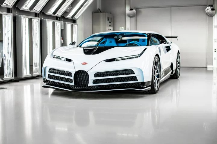 Ultimo Bugatti Centodieci 01