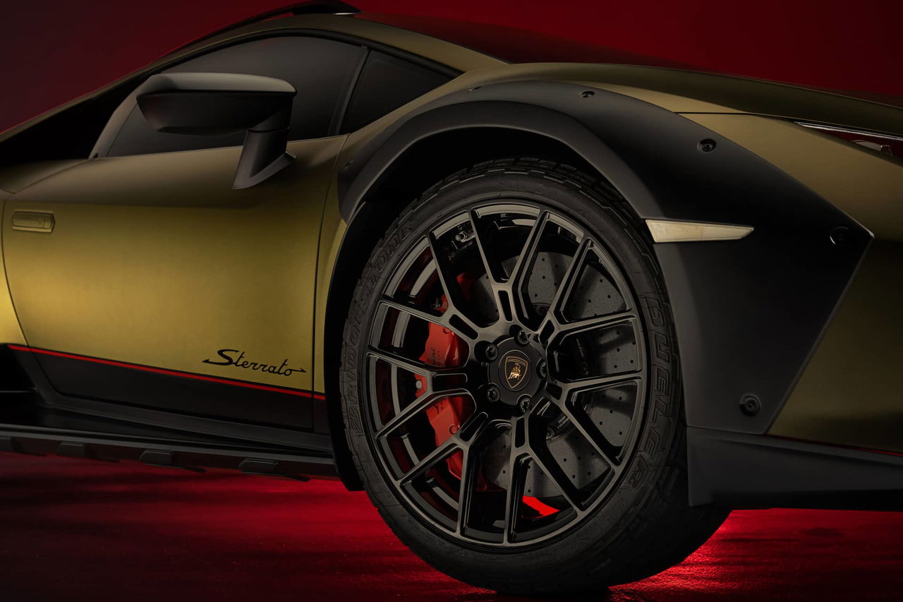 Lamborghini Huracan Sterrato Bridgestone Dueler At002 Neumaticos Todoterreno Runflat 01