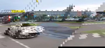 Video Sustituto Ferrari 812 Superfast Sonido V12 01