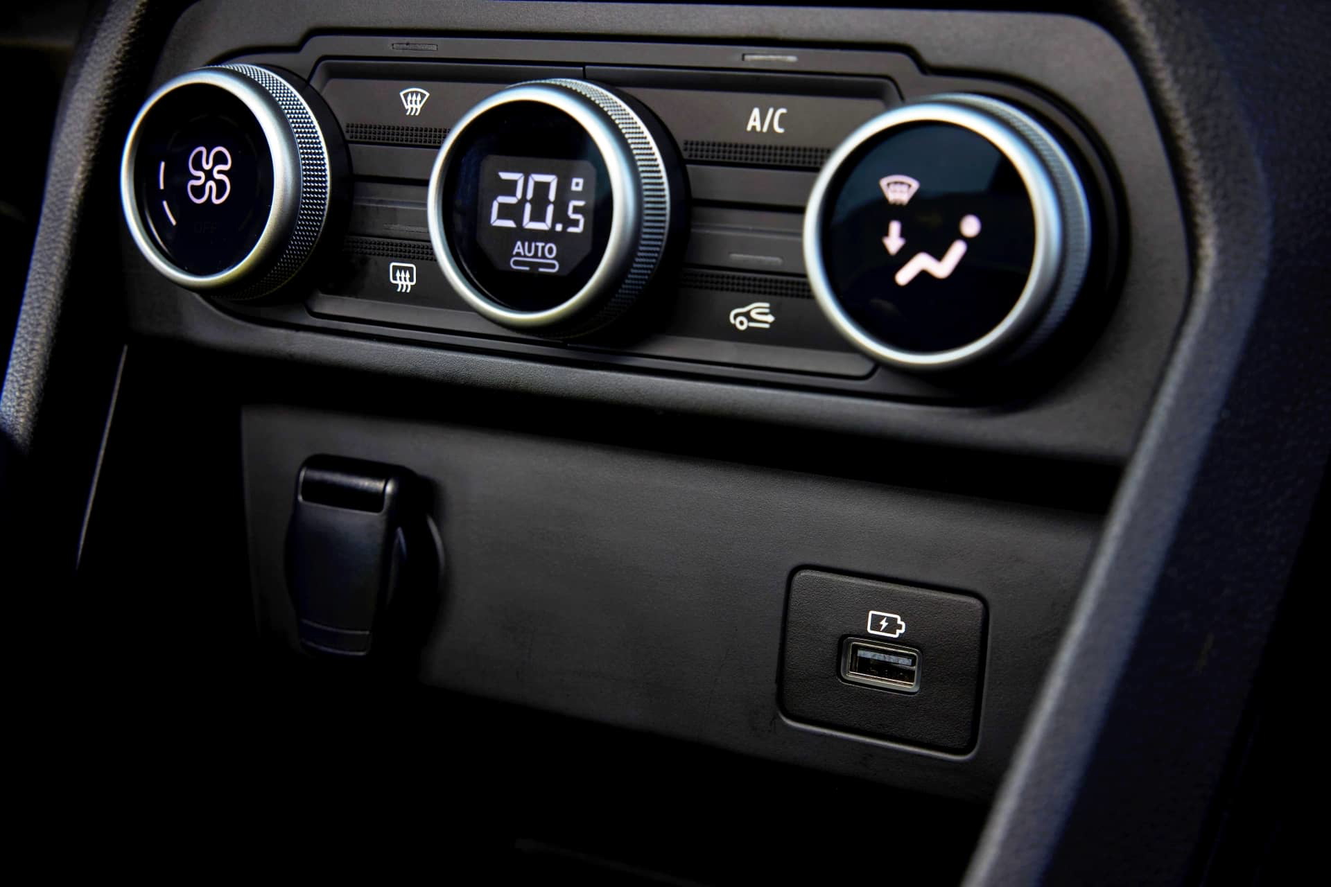 Dacia Jogger Hybrid 2023 25