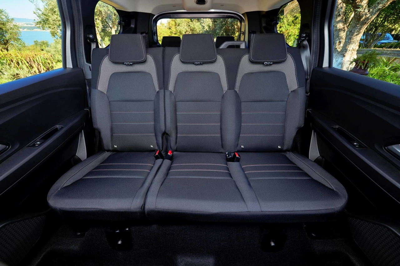 Dacia Jogger Hybrid 2023 36