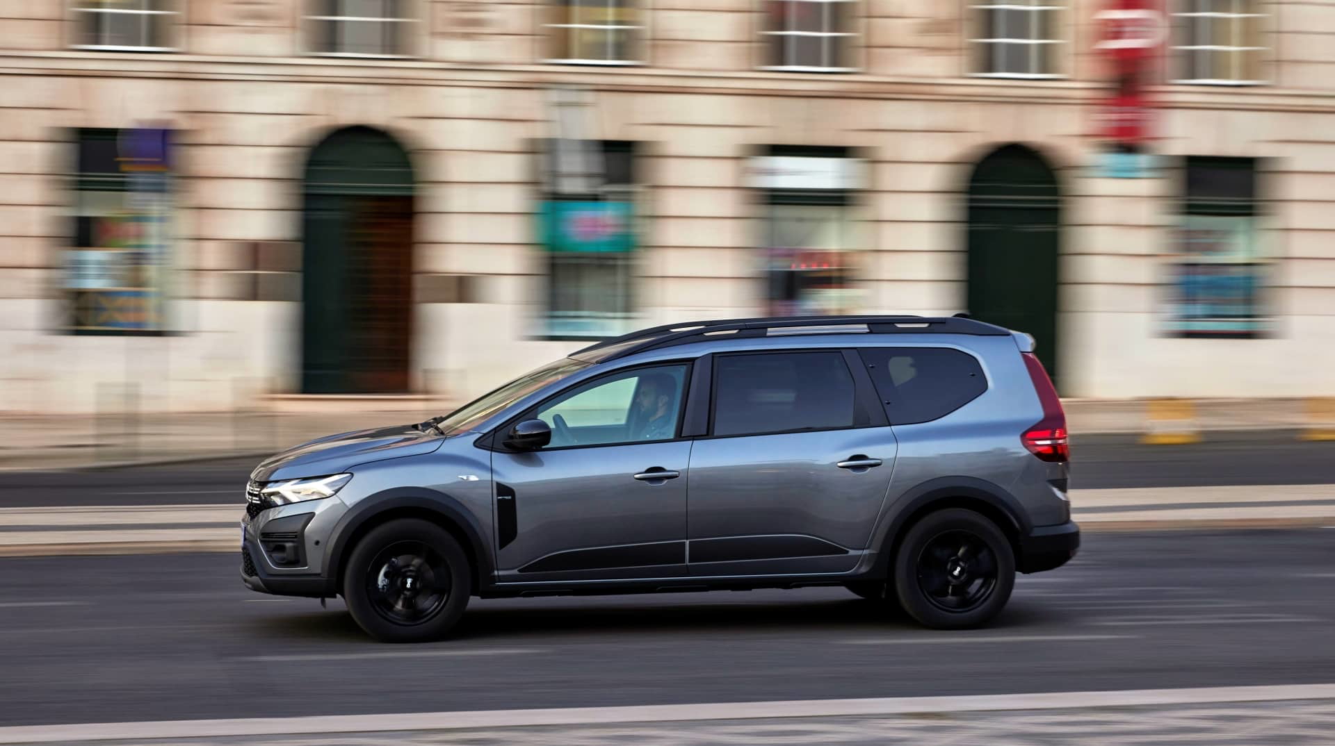 Dacia Jogger Hybrid 2023 88